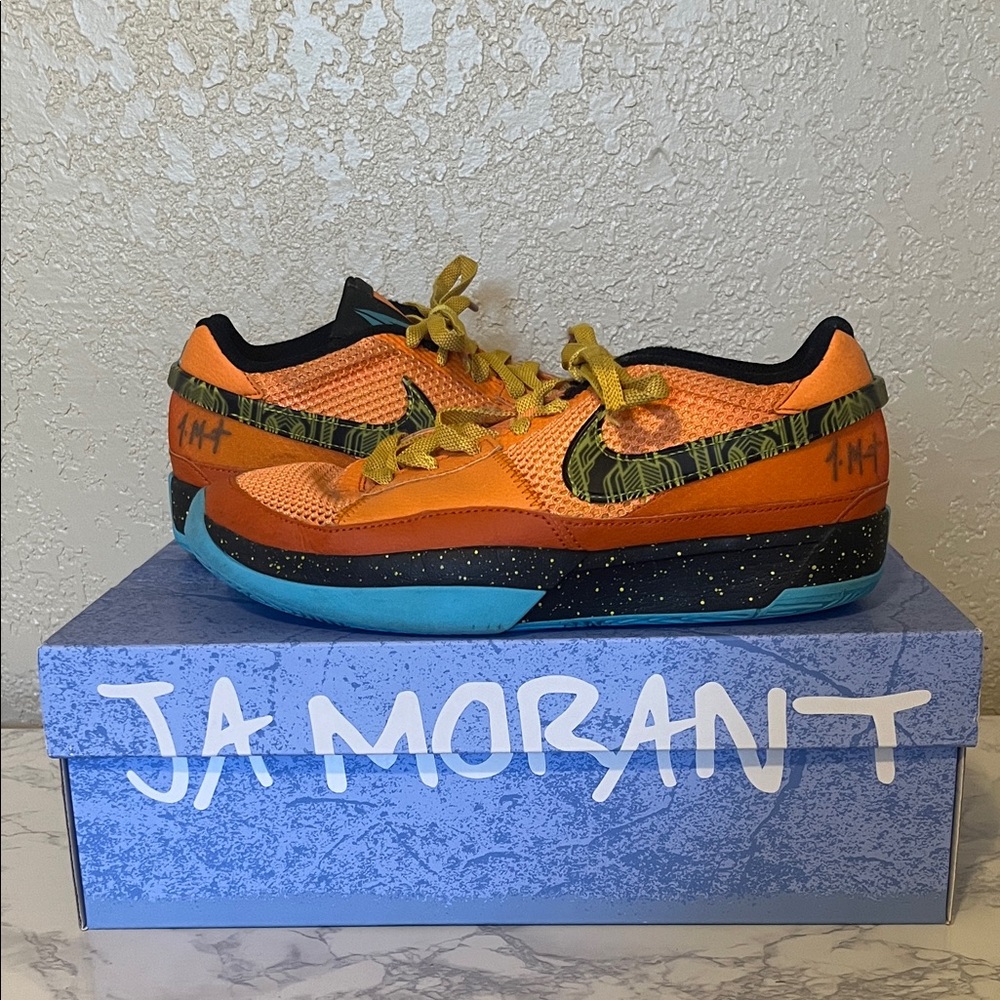 Ja 1 SE (GS) Size 7 Boys Mandarin / Opti Yellow Color way - like new